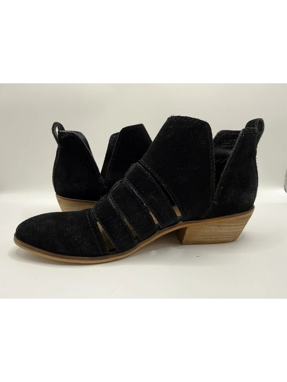 Frye And Co Rubie Cutout Booties Black size 7.5M